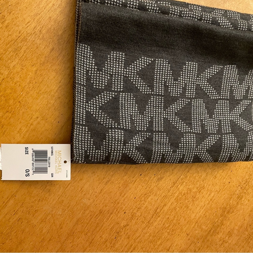 Michael Kors Gray infinity Knit Scarf